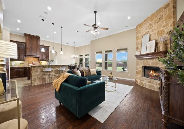 Photo 2 of Single family home for sale at 8230 Glenwick Dr, Waxahachie, TX 75167 | MLS# 21281903 | Listing updated on 2026-09-13