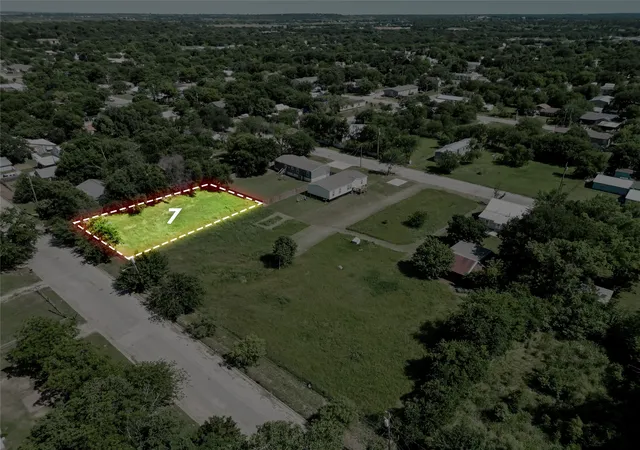 Photo 2 of Land for sale at 809 Sw 15th St, Mineral Wells, TX 76067 | MLS# 21281942 | Listing updated on 2026-08-02