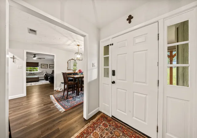 Photo 3 of Single family home for sale at 410 De La Cruz St, Weatherford, TX 76085 | MLS# 21282163 | Listing updated on 2026-09-13
