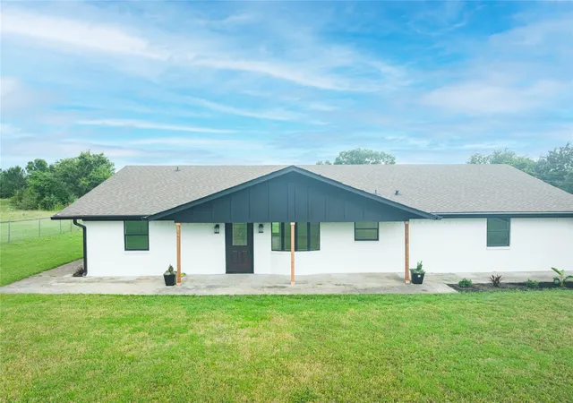 Photo 3 of Single family home for sale at 228 Brown Creek Rd, Weatherford, TX 76085 | MLS# 21282146 | Listing updated on 2026-09-14