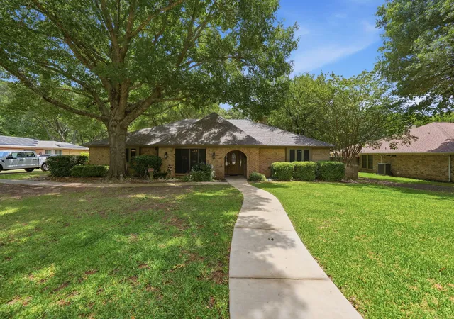 Photo 3 of Single family home for sale at 12008 Saddlehorn Ln, Mansfield, TX 76063 | MLS# 21277419 | Listing updated on 2026-10-03