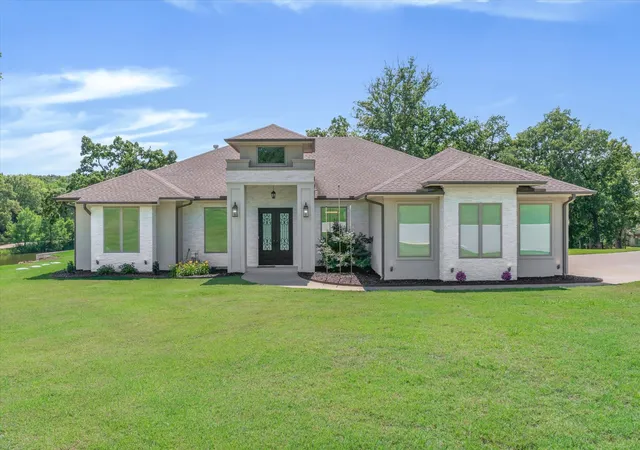 Photo 3 of Single family home for sale at 147 County Road 2309, Mineola, TX 75773 | MLS# 21280954 | Listing updated on 2026-09-23