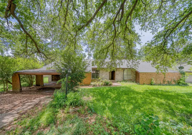 Photo 1 of Single family home for sale at 1006 Rikkity Ln, Mount Pleasant, TX 75455 | MLS# 21276481 | Listing updated on 2026-09-18