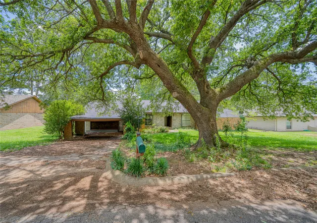 Photo 2 of Single family home for sale at 1006 Rikkity Ln, Mount Pleasant, TX 75455 | MLS# 21276481 | Listing updated on 2026-09-18