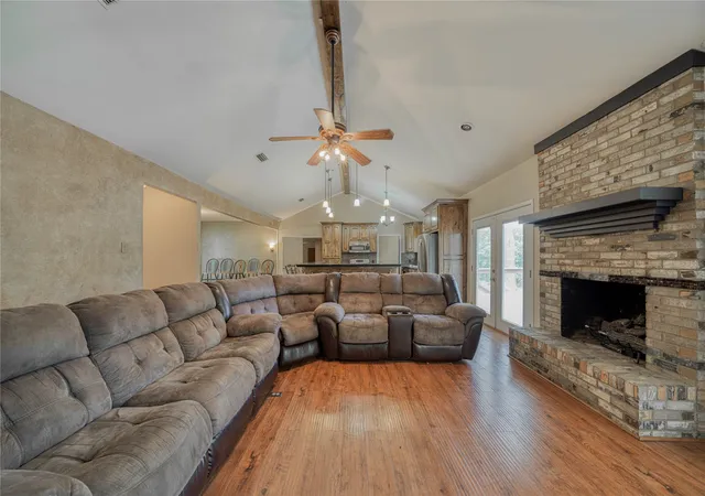 Photo 3 of Single family home for sale at 1006 Rikkity Ln, Mount Pleasant, TX 75455 | MLS# 21276481 | Listing updated on 2026-09-18