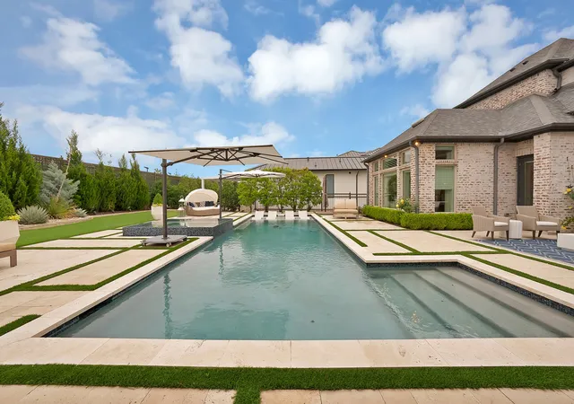 Photo 1 of Mansion for sale at 1752 Courtland Dr, Frisco, TX 75034 | MLS# 21279062 | Listing updated on 2026-09-13