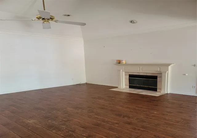 Photo 3 of Single family home for sale at 4904 Saddleback Rd, Arlington, TX 76017 | MLS# 21275402 | Listing updated on 2026-09-10