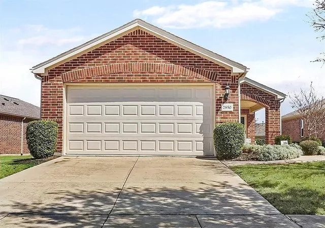 Photo 3 of Sale Pending at 7850 Birmingham Forest Dr, Frisco, TX 75036 | MLS# 21281805 | Listing updated on 2026-10-07