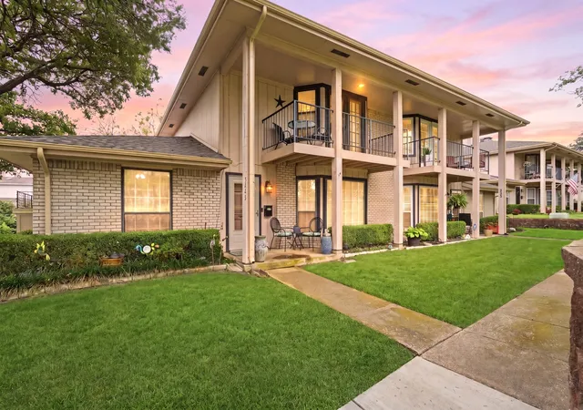 Photo 2 of Condo for sale at 5860 Marina Dr #24, Garland, TX 75043 | MLS# 21280511 | Listing updated on 2026-09-29