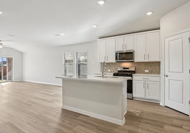 Photo 3 of Sale Pending at 3057 Texoma Blvd, Farmersville, TX 75442 | MLS# 21282233 | Listing updated on 2026-09-11