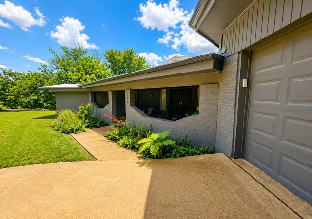 Photo 2 of Single family home for sale at 705 10th St, Mineral Wells, TX 76067 | MLS# 21282344 | Listing updated on 2026-08-02