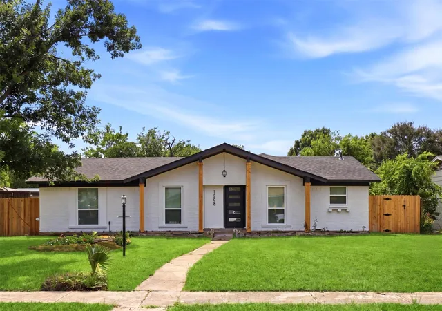 Photo 1 of Single family home for sale at 1208 Berkeley Dr, Richardson, TX 75081 | MLS# 21282637 | Listing updated on 2026-09-12