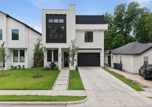 Single family home for sale at 617 Parkview Ave, Dallas, TX 75223 | MLS# 21279884 | Listing updated on 2026-09-14