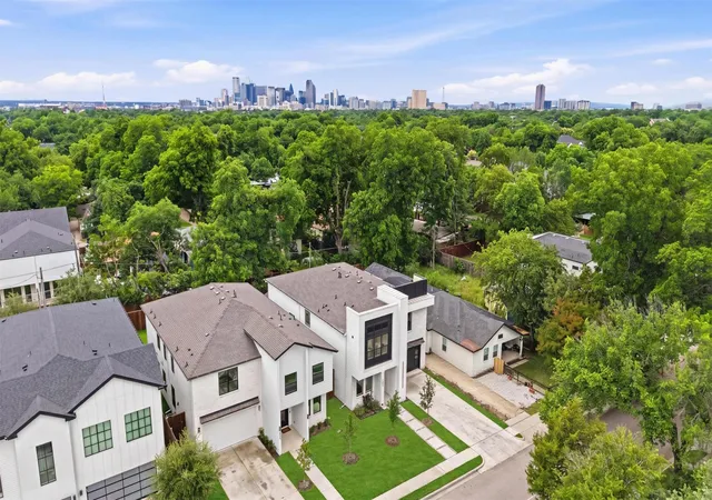 Photo 1 of Single family home for sale at 617 Parkview Ave, Dallas, TX 75223 | MLS# 21279884 | Listing updated on 2026-09-14