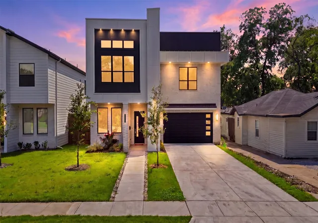 Photo 4 of Single family home for sale at 617 Parkview Ave, Dallas, TX 75223 | MLS# 21279884 | Listing updated on 2026-09-14