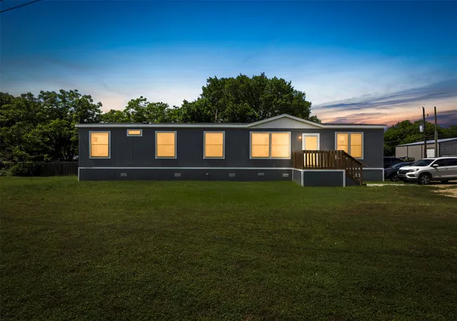 Manufactured home for sale at 101 Syble Jean Dr, Burleson, TX 76028 | MLS# 21277507