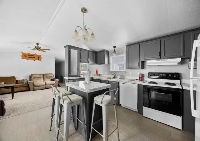Photo 4 of Manufactured home for sale at 105 Syble Jean Dr, Burleson, TX 76028 | MLS# 21277517 | Listing updated on 2026-07-31