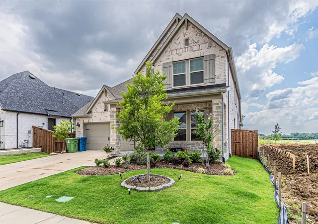 Photo 3 of Single family home for sale at 5028 Sandbrock Pkwy, Aubrey, TX 76227 | MLS# 21280688 | Listing updated on 2026-09-12