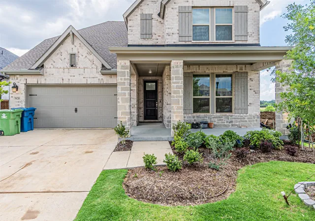 Photo 3 of Single family home for sale at 5028 Sandbrock Pkwy, Aubrey, TX 76227 | MLS# 21280688 | Listing updated on 2026-09-12