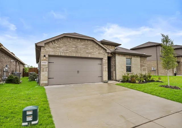 Photo 1 of Single family home for sale at 9705 Austin Hollow Rd, Crowley, TX 76036 | MLS# 21283305 | Listing updated on 2026-10-21
