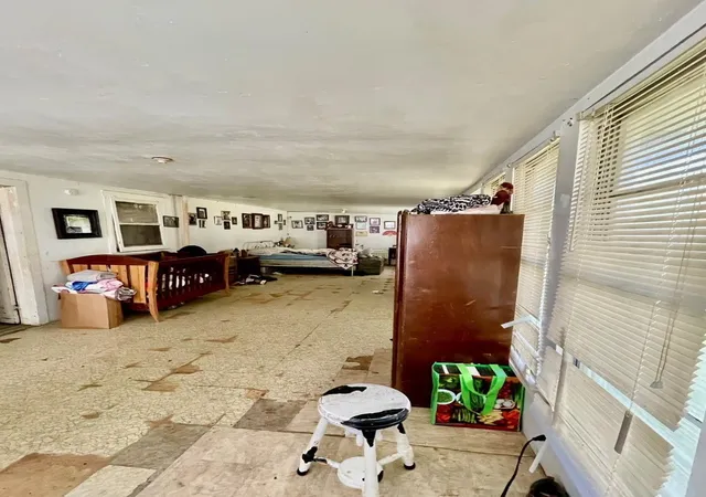 Photo 4 of Single family home for sale at 514 W Roosevelt Ave, Whitney, TX 76692 | MLS# 21283458 | Listing updated on 2026-07-30