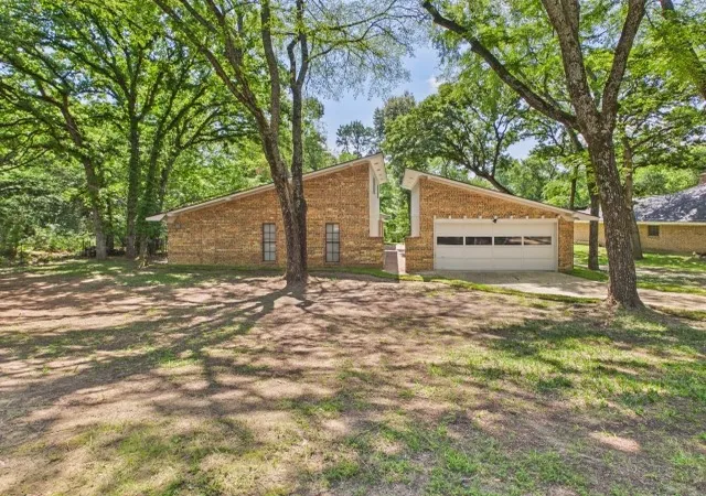 Single family home for sale at 1406 Loma Linda Dr, Athens, TX 75752 | MLS# 21283535