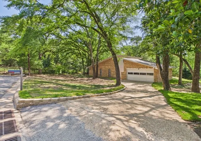 Photo 2 of Single family home for sale at 1406 Loma Linda Dr, Athens, TX 75752 | MLS# 21283535 | Listing updated on 2026-09-10