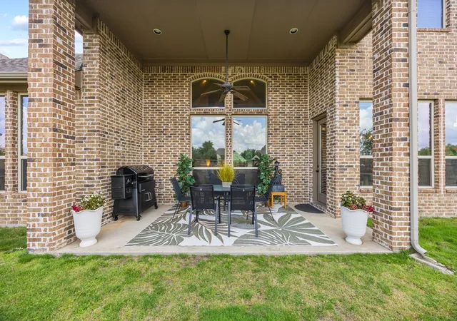Photo 4 of Single family home for sale at 14006 Star Rd, Frisco, TX 75035 | MLS# 21283545 | Listing updated on 2026-08-01