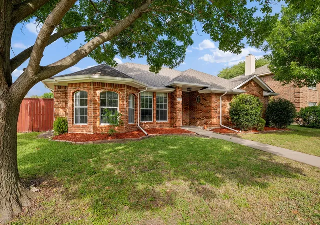 Photo 1 of Sale Pending at 5709 Eagle Dr, Rowlett, TX 75088 | MLS# 21277080 | Listing updated on 2026-09-14