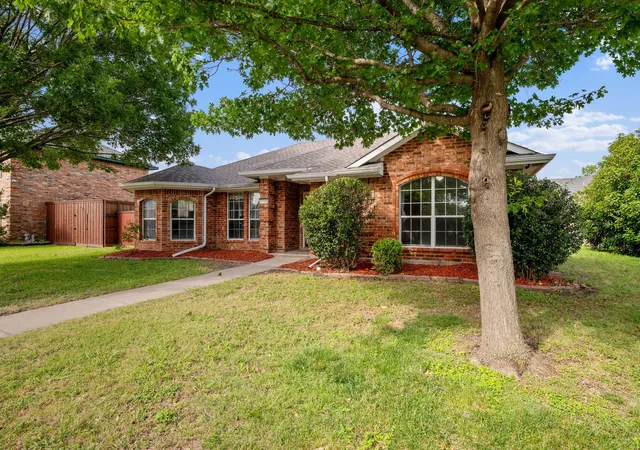 Photo 2 of Sale Pending at 5709 Eagle Dr, Rowlett, TX 75088 | MLS# 21277080 | Listing updated on 2026-09-14