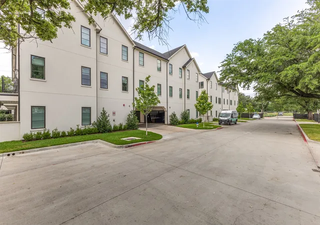 Photo 2 of Condo for sale at 7207 Gaston Ave #1303, Dallas, TX 75214 | MLS# 21281001 | Listing updated on 2026-09-14