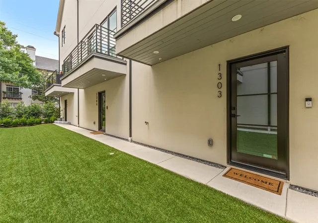Photo 3 of Condo for sale at 7207 Gaston Ave #1303, Dallas, TX 75214 | MLS# 21281001 | Listing updated on 2026-09-14