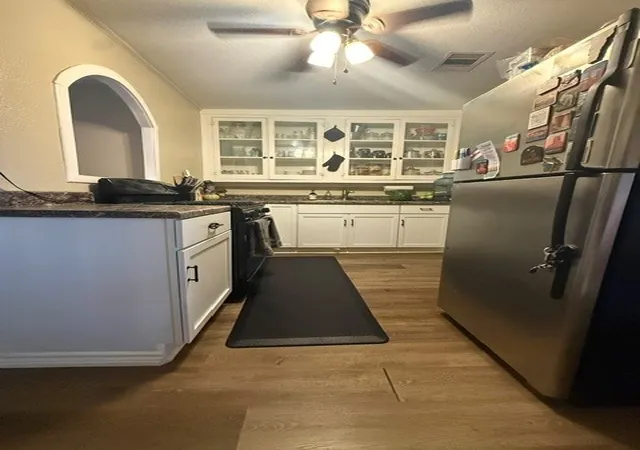 Photo 3 of Sale Pending at 671 N Race, Stephenville, TX 76401 | MLS# 21283774 | Listing updated on 2026-09-09