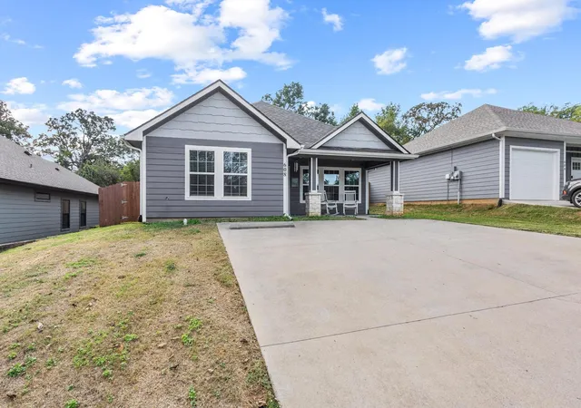Photo 2 of Sale Pending at 608 E Shepherd St, Denison, TX 75021 | MLS# 21281642 | Listing updated on 2026-09-28