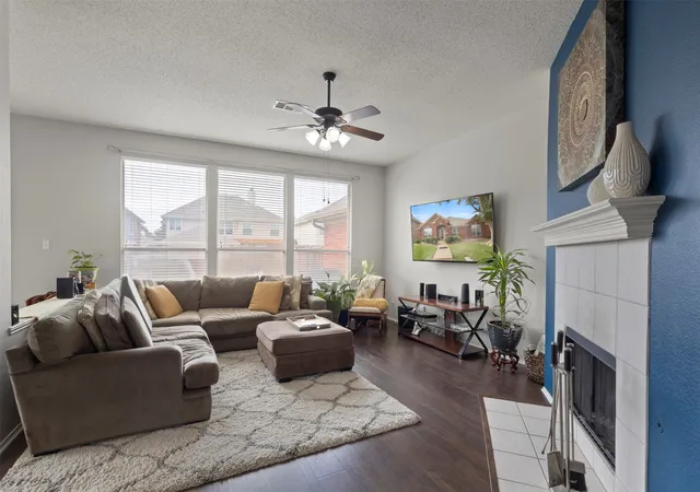 Photo 4 of Single family home for sale at 5025 Vineyard Ln, Mc Kinney, TX 75070 | MLS# 21283622 | Listing updated on 2026-09-13