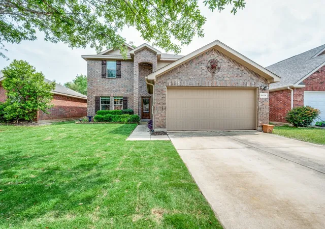 Single family home for sale at 8924 Holliday Ln, Aubrey, TX 76227 | MLS# 21281820
