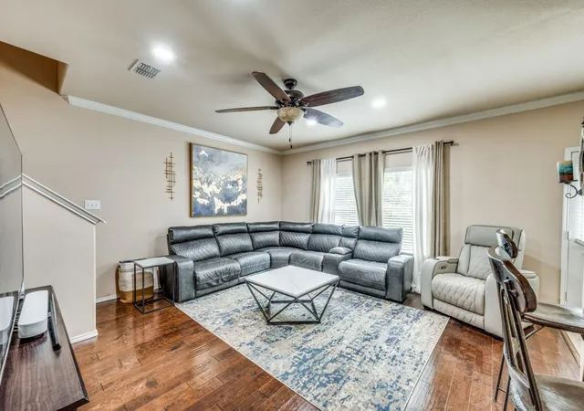 Photo 4 of Single family home for sale at 8924 Holliday Ln, Aubrey, TX 76227 | MLS# 21281820 | Listing updated on 2026-07-31