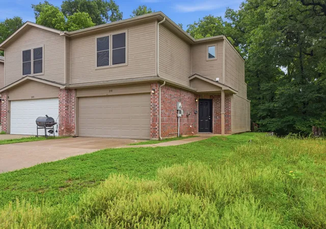 Photo 2 of Townhouse for sale at 238 Creek Cove Dr, Dallas, TX 75217 | MLS# 21281964 | Listing updated on 2026-09-14