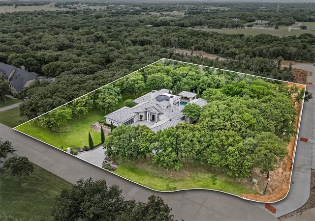 Photo 2 of Single family home for sale at 8600 Baltusrol Dr, Flower Mound, TX 75022 | MLS# 21281573 | Listing updated on 2026-09-13