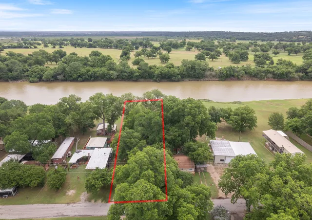 Photo 1 of Single family home for sale at 7085 Horseshoe Bend Trl, Weatherford, TX 76087 | MLS# 21279430 | Listing updated on 2026-09-15