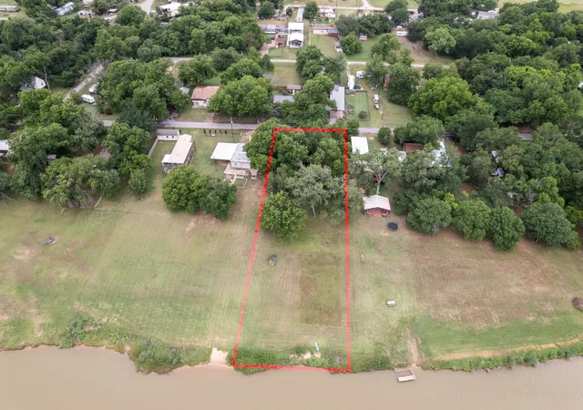 Photo 2 of Single family home for sale at 7085 Horseshoe Bend Trl, Weatherford, TX 76087 | MLS# 21279430 | Listing updated on 2026-09-22
