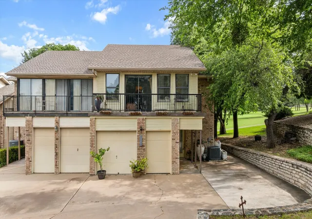 Photo 2 of Townhouse for sale at 4407 Overlook Ct, Granbury, TX 76049 | MLS# 21283750 | Listing updated on 2026-09-14