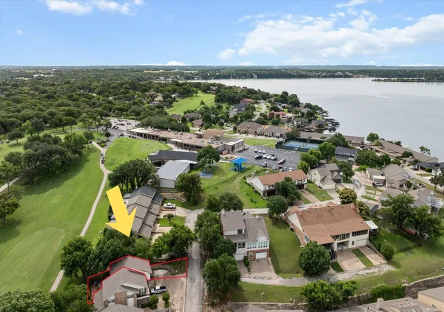 Photo 4 of Townhouse for sale at 4407 Overlook Ct, Granbury, TX 76049 | MLS# 21283750 | Listing updated on 2026-09-14