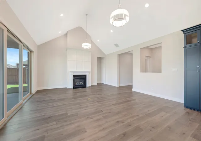 Photo 3 of Single family home for sale at 5639 Scotsman Trl, Arlington, TX 76017 | MLS# 21284348 | Listing updated on 2026-09-08