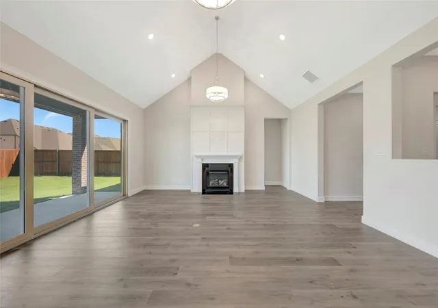 Photo 4 of Single family home for sale at 5639 Scotsman Trl, Arlington, TX 76017 | MLS# 21284348 | Listing updated on 2026-09-08