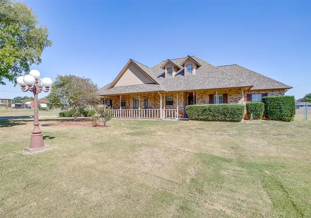 Photo 3 of Sale Pending at 144 Trailwood Dr, Joshua, TX 76058 | MLS# 21265394 | Listing updated on 2026-09-08