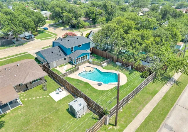 Photo 3 of Single family home for sale at 1401 Greentree Ln, Garland, TX 75042 | MLS# 21275626 | Listing updated on 2026-09-14