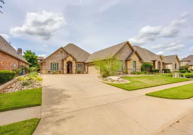 Photo 1 of Sale Pending at 2318 Vienna Dr, Granbury, TX 76048 | MLS# 21269984 | Listing updated on 2026-07-28