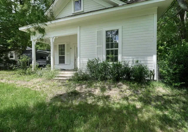 Photo 4 of Single family home for sale at 409 S Boyd St, Lindale, TX 75771 | MLS# 21284518 | Listing updated on 2026-10-03