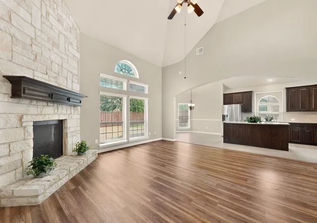 Photo 4 of Single family home for sale at 852 State St, De Soto, TX 75115 | MLS# 21277164 | Listing updated on 2026-09-12
